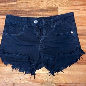 american eagle black distressed denim shorts
